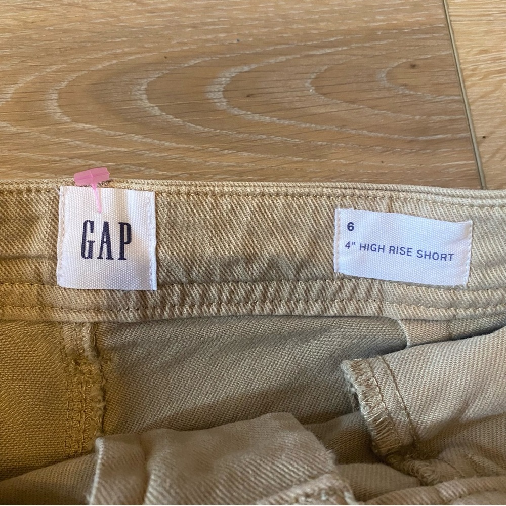 GAP Women’s Shorts 4” High Rise Khaki Belted Size 6 - Picture 4 of 6